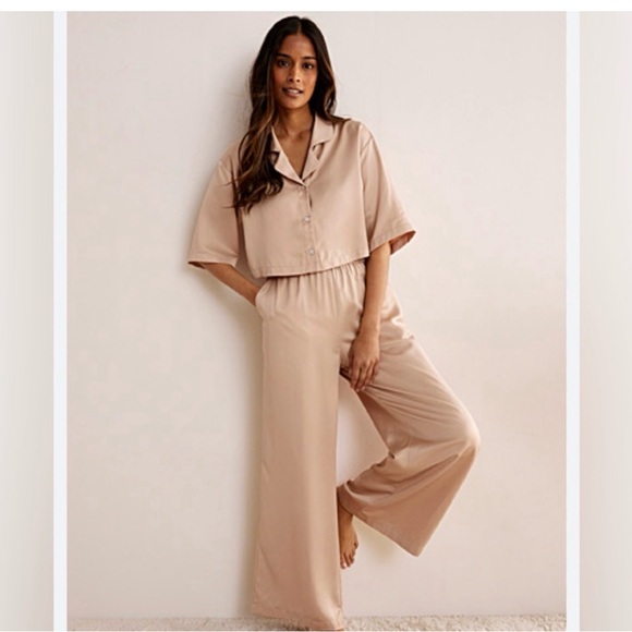 House of Harlow 1960 Pants - House of Harlow 1960 Soft Nude Wide-Leg Satin Pant Set